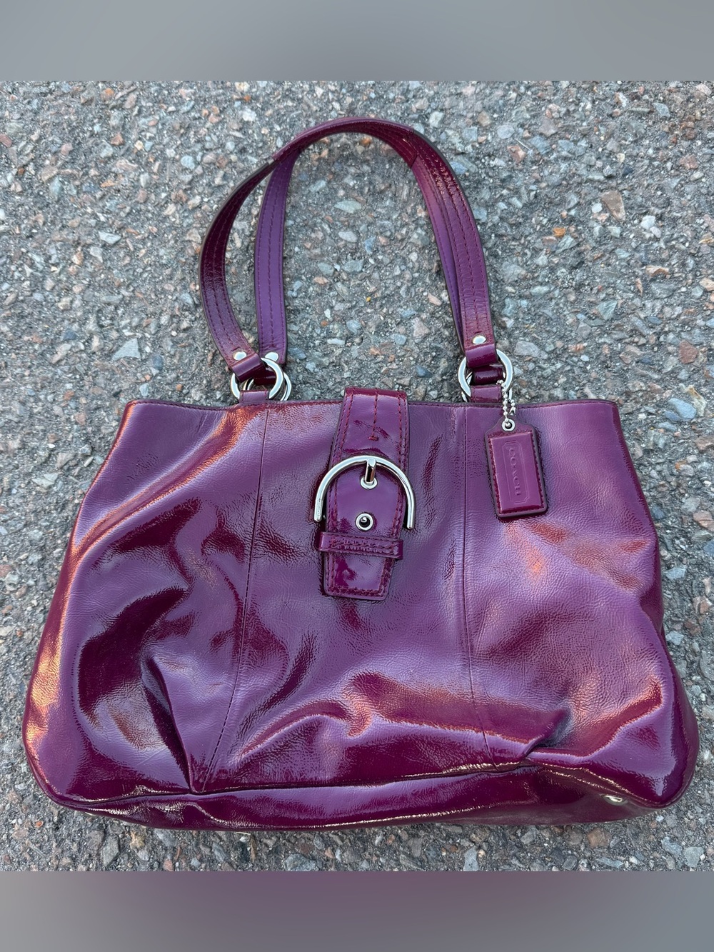 Coach Vintage Soho Purple Patent Leather Shoulder Bag Medium Charm F19711 Y2K